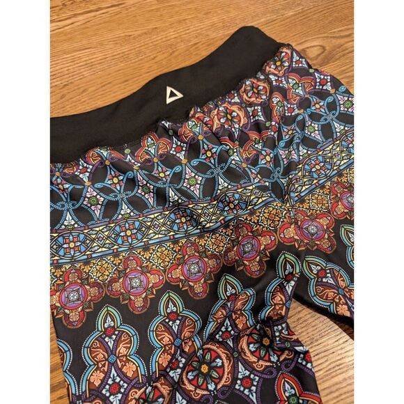 PRISMSPORT Stained Glass Capris Capri Leggings Rainbow colors Size L - Picture 12 of 12